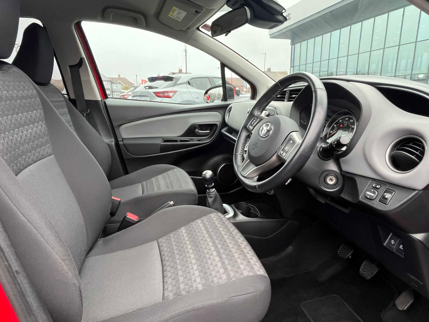 Used Toyota Yaris 2016 for sale - 77830498: Photo 23