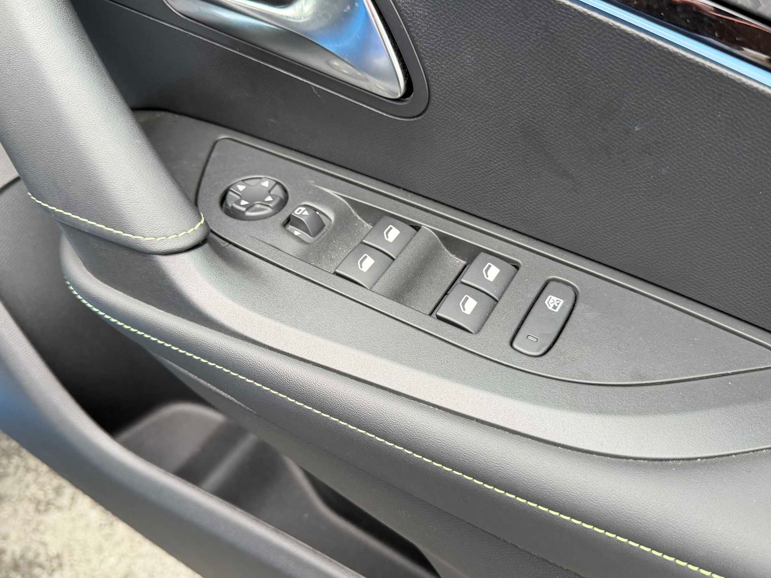 Used Peugeot 2008 2022 for sale - 76506147: Photo 34