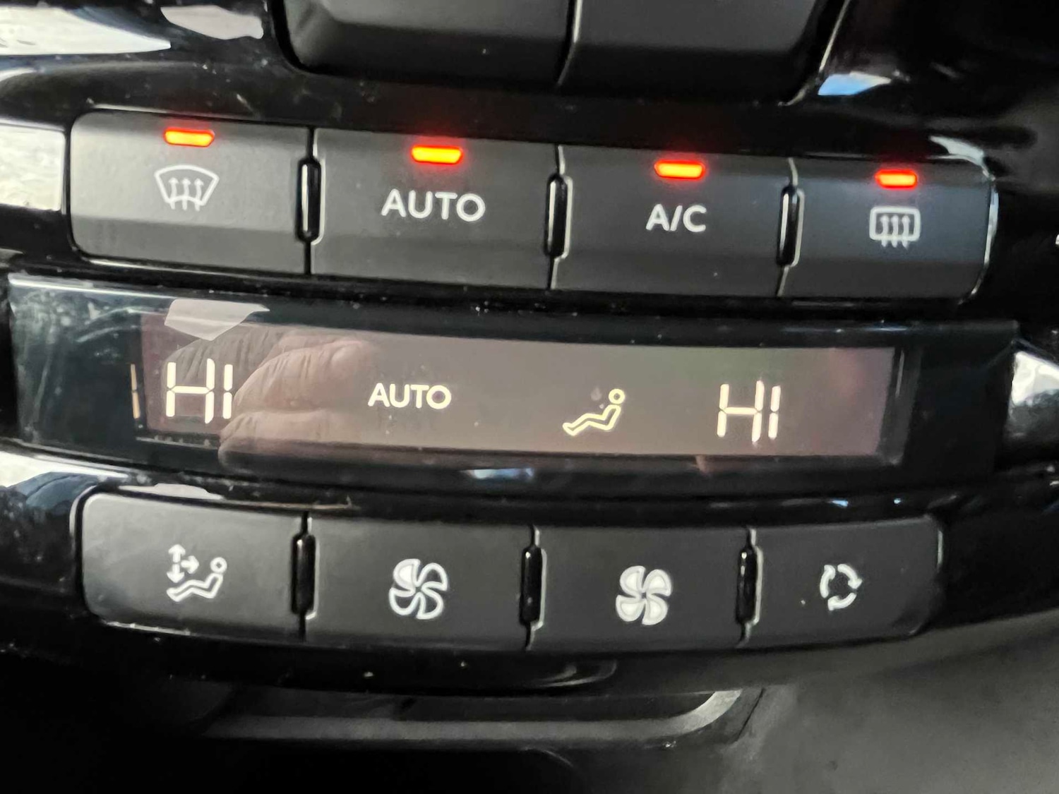 Used Peugeot 2008 2016 for sale - 77201356: Photo 28