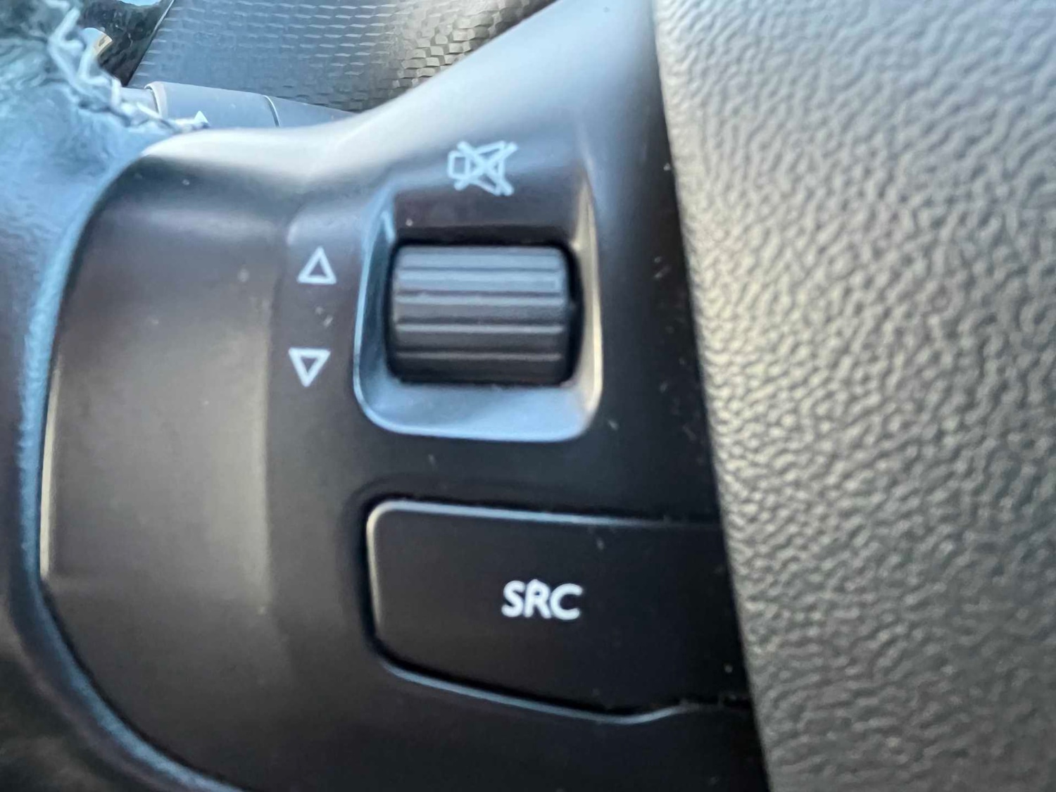 Used Peugeot 2008 2016 for sale - 77201356: Photo 29