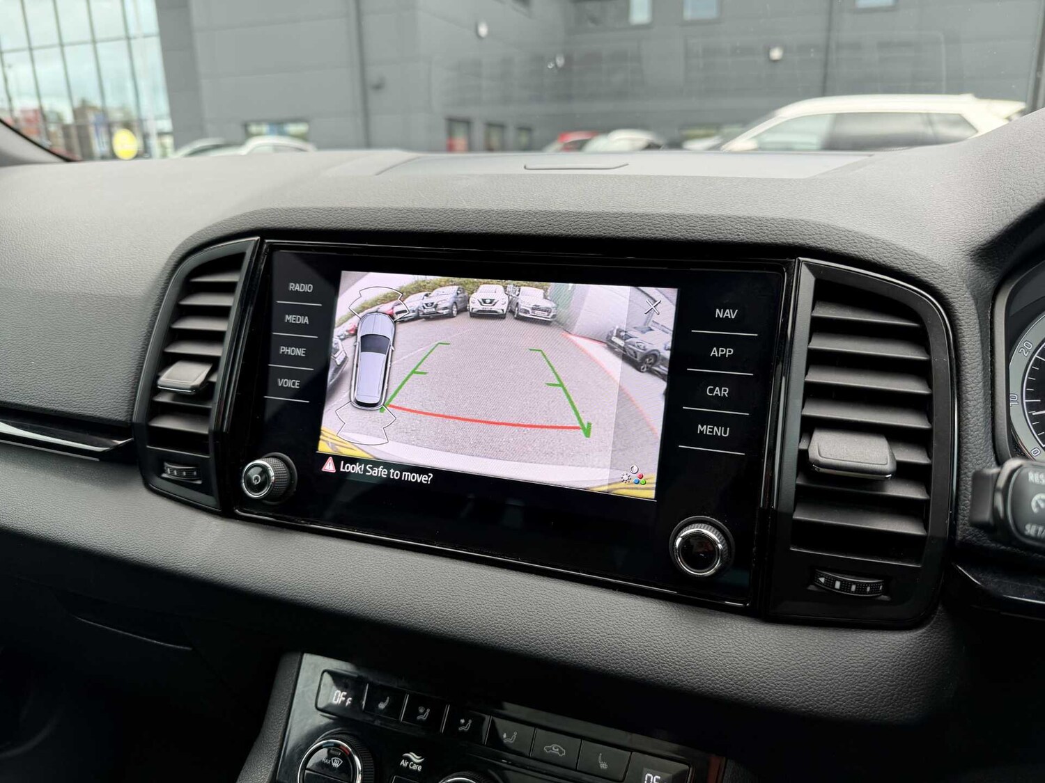 Used Skoda Karoq 2022 for sale - 76231736: Photo 33