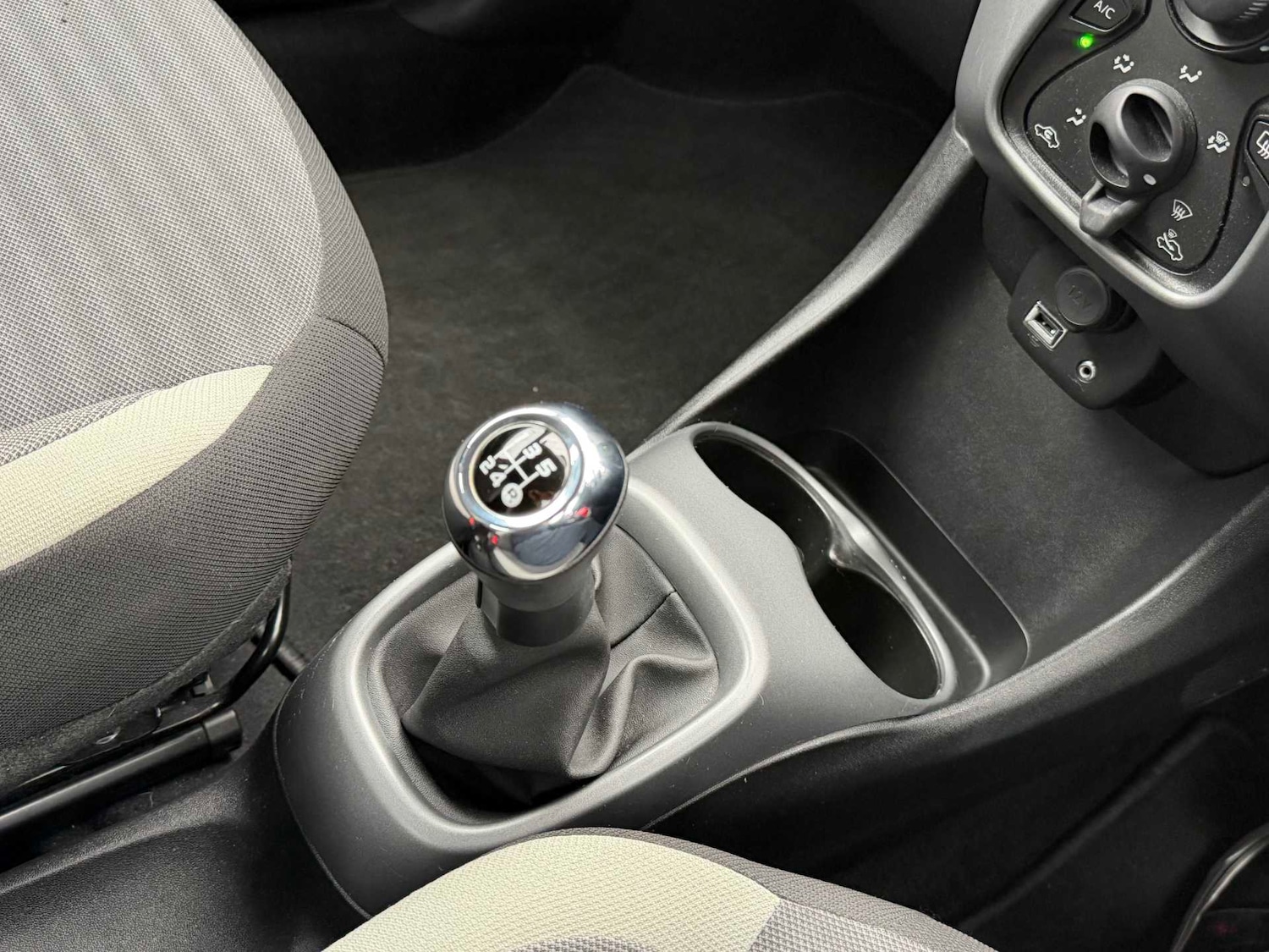 Used Toyota AYGO 2019 for sale - 76490829: Photo 14