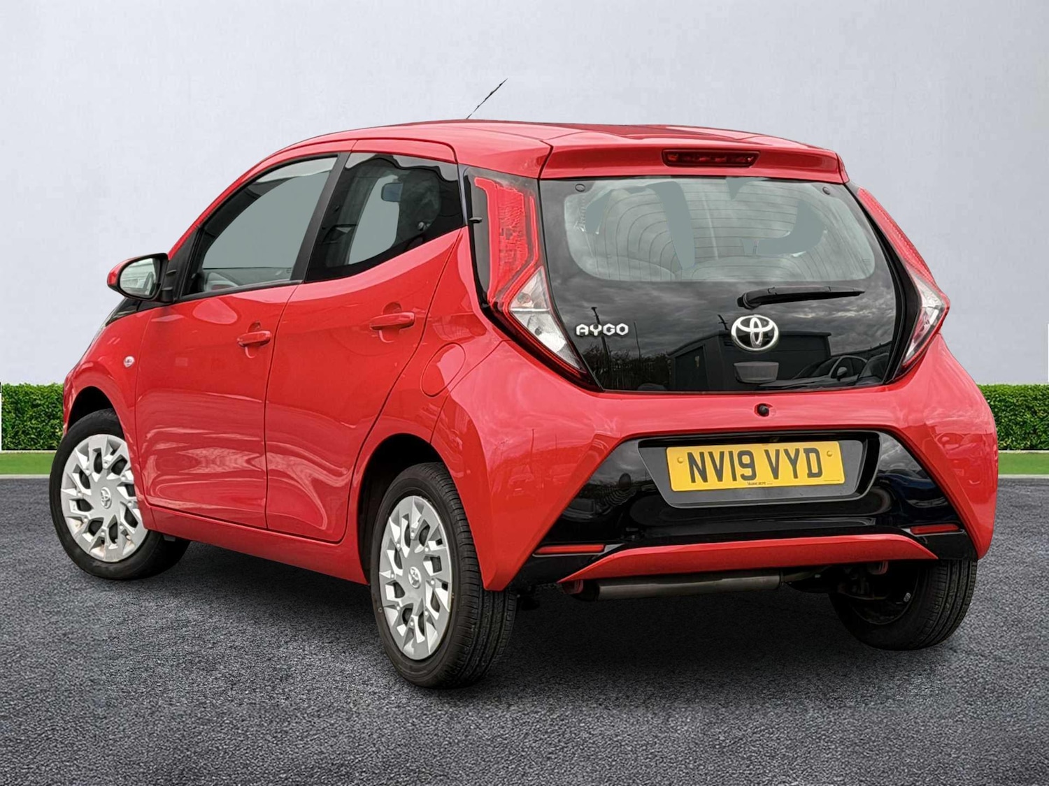 Used Toyota AYGO 2019 for sale - 76490829: Photo 2