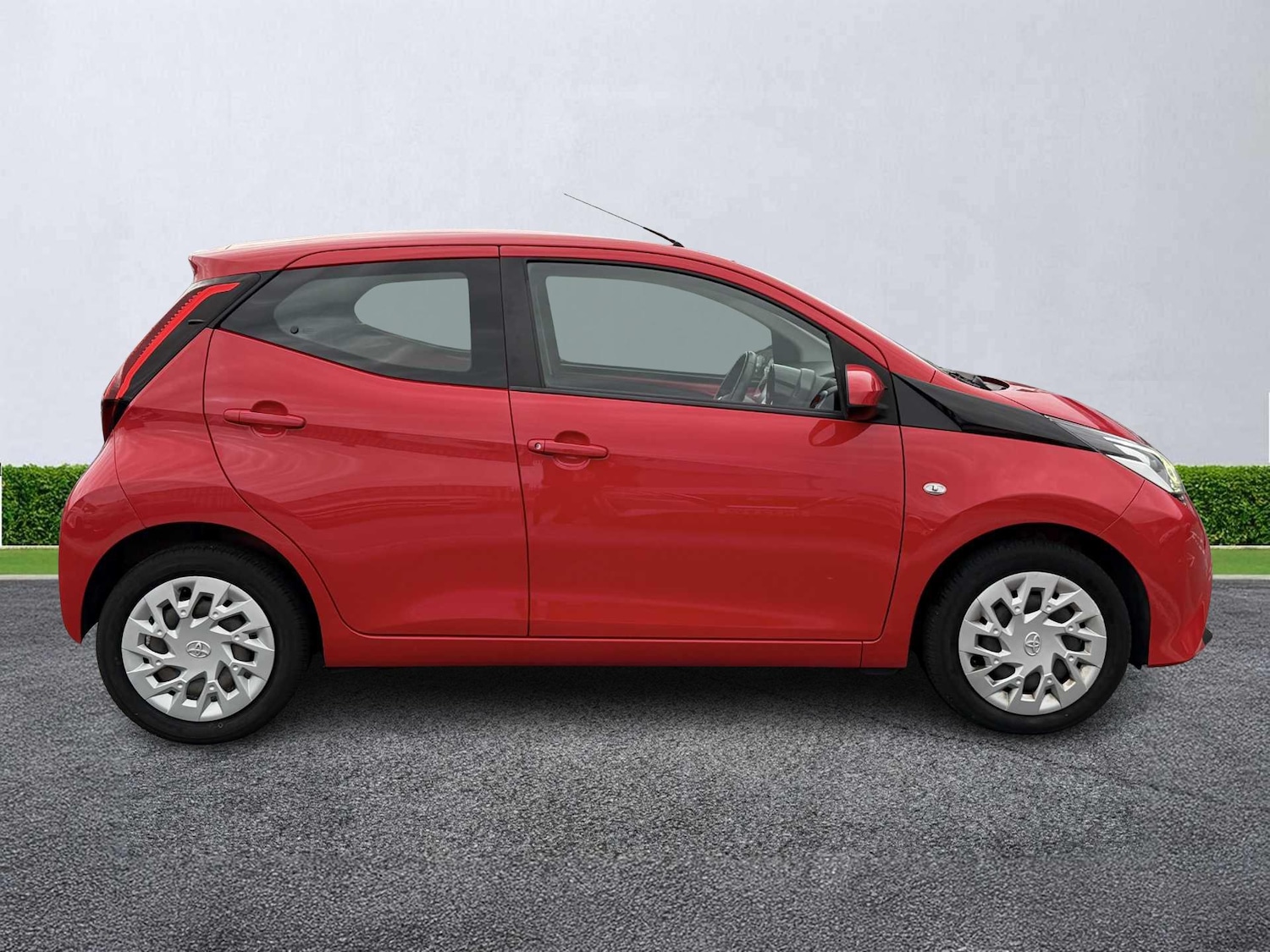 Used Toyota AYGO 2019 for sale - 76490829: Photo 3