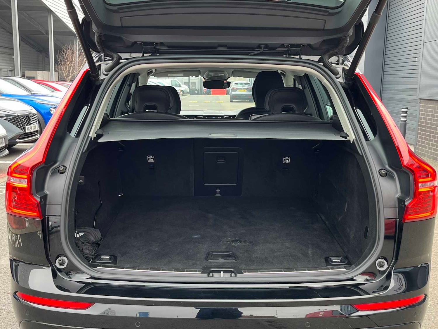 Used Volvo XC60 2022 for sale - 78026124: Photo 13