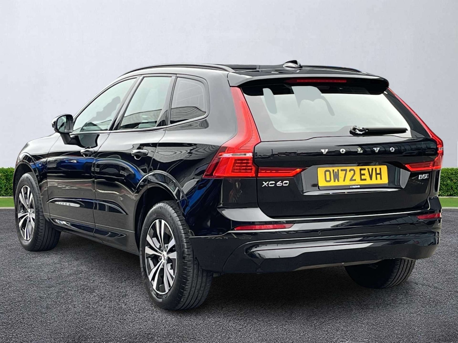 Used Volvo XC60 2022 for sale - 78026124: Photo 2