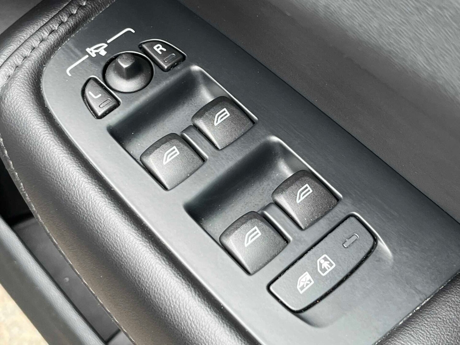 Used Volvo XC60 2022 for sale - 78026124: Photo 23