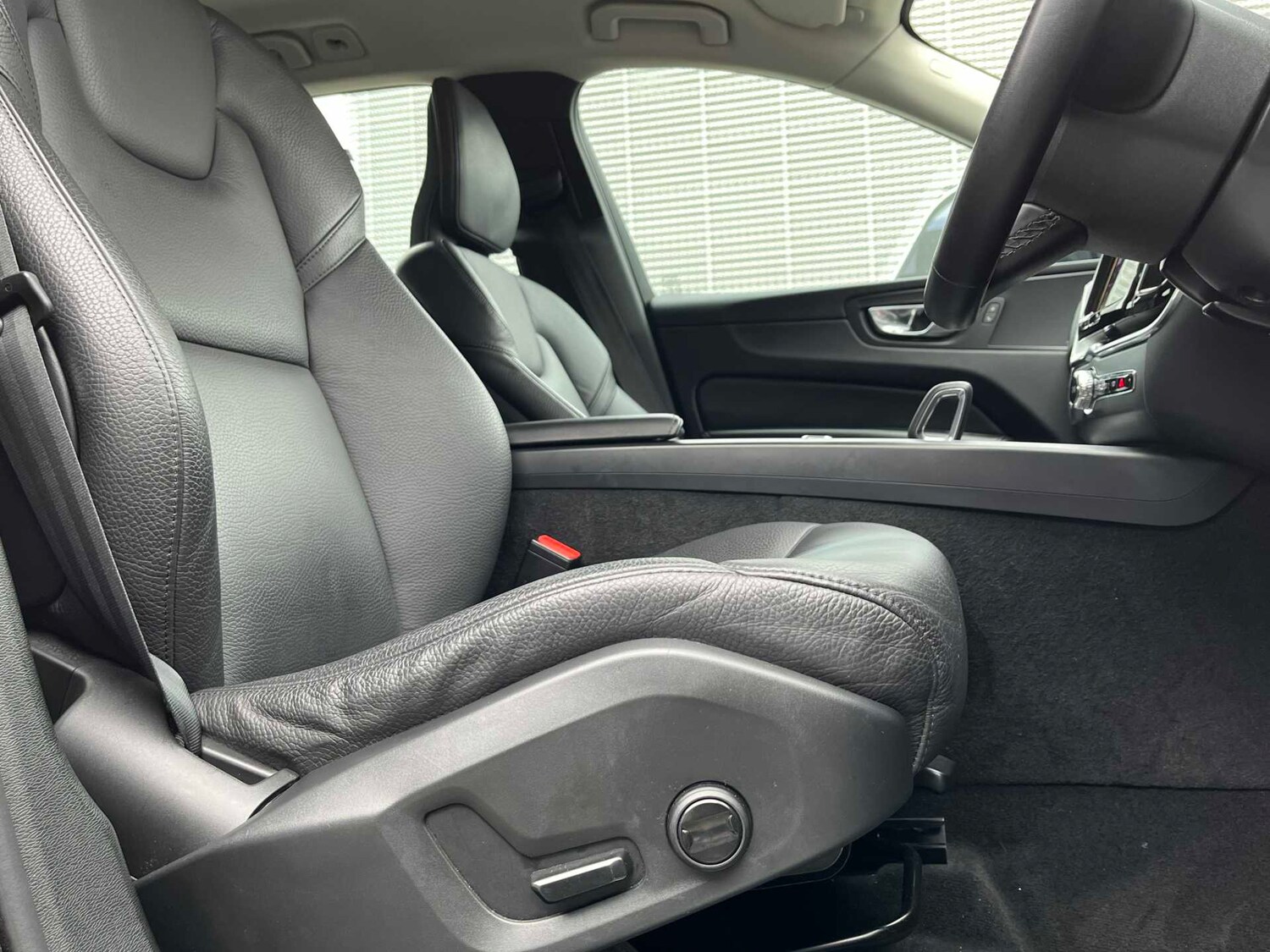 Used Volvo XC60 2022 for sale - 78026124: Photo 26