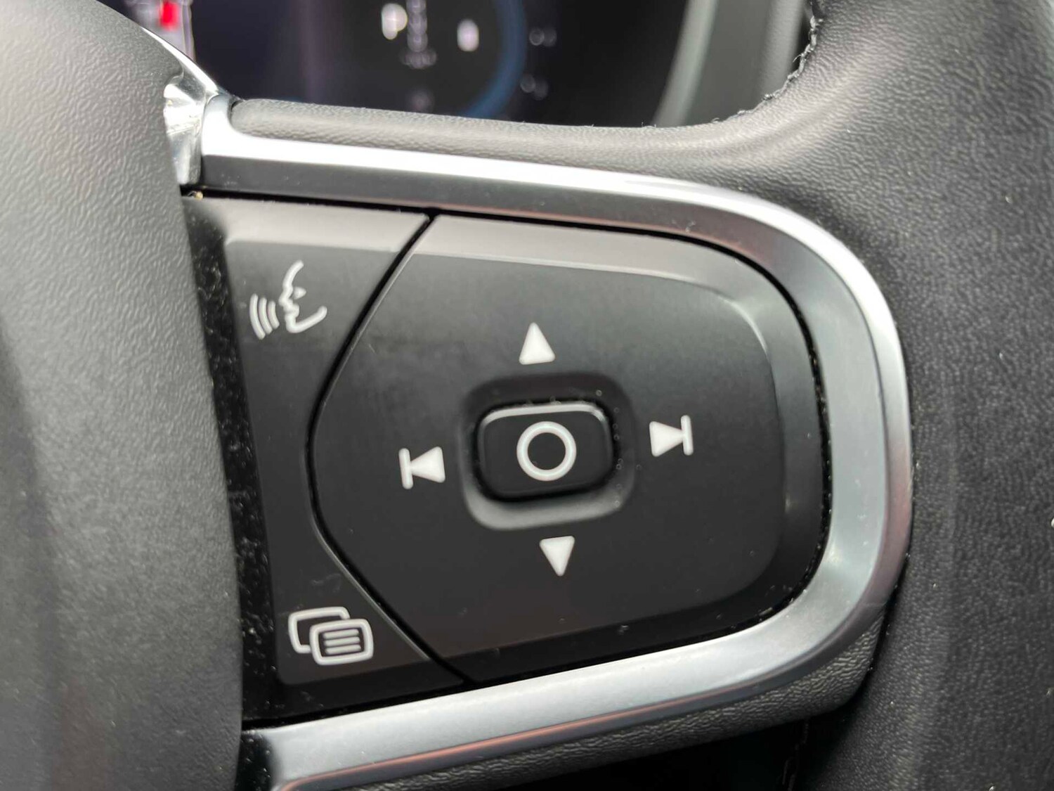 Used Volvo XC60 2022 for sale - 78026124: Photo 36