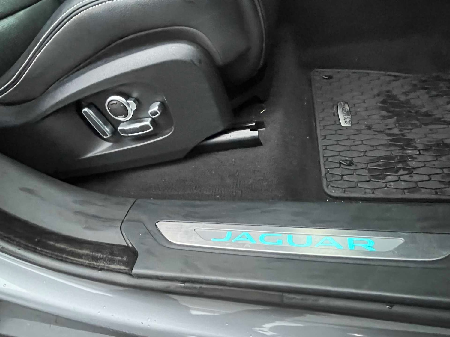 Used Jaguar F-Pace 2021 for sale - 77896275: Photo 25