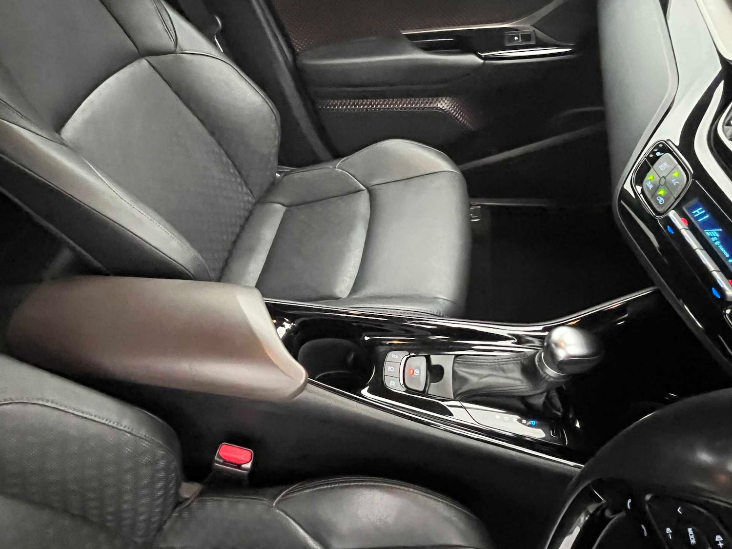 Used Toyota C-HR 2019 for sale - 77409647: Photo 29