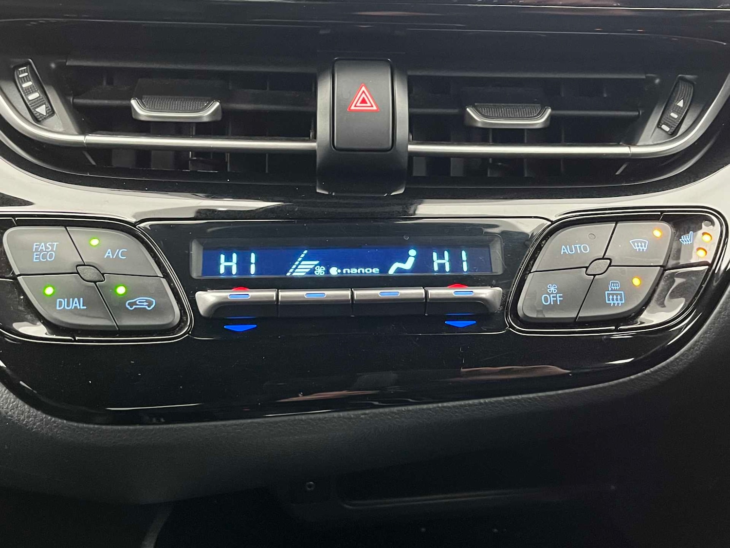 Used Toyota C-HR 2019 for sale - 77409647: Photo 32