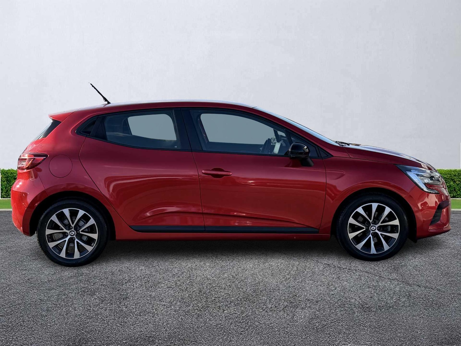 Used Renault Clio 2022 for sale - 76559852: Photo 3
