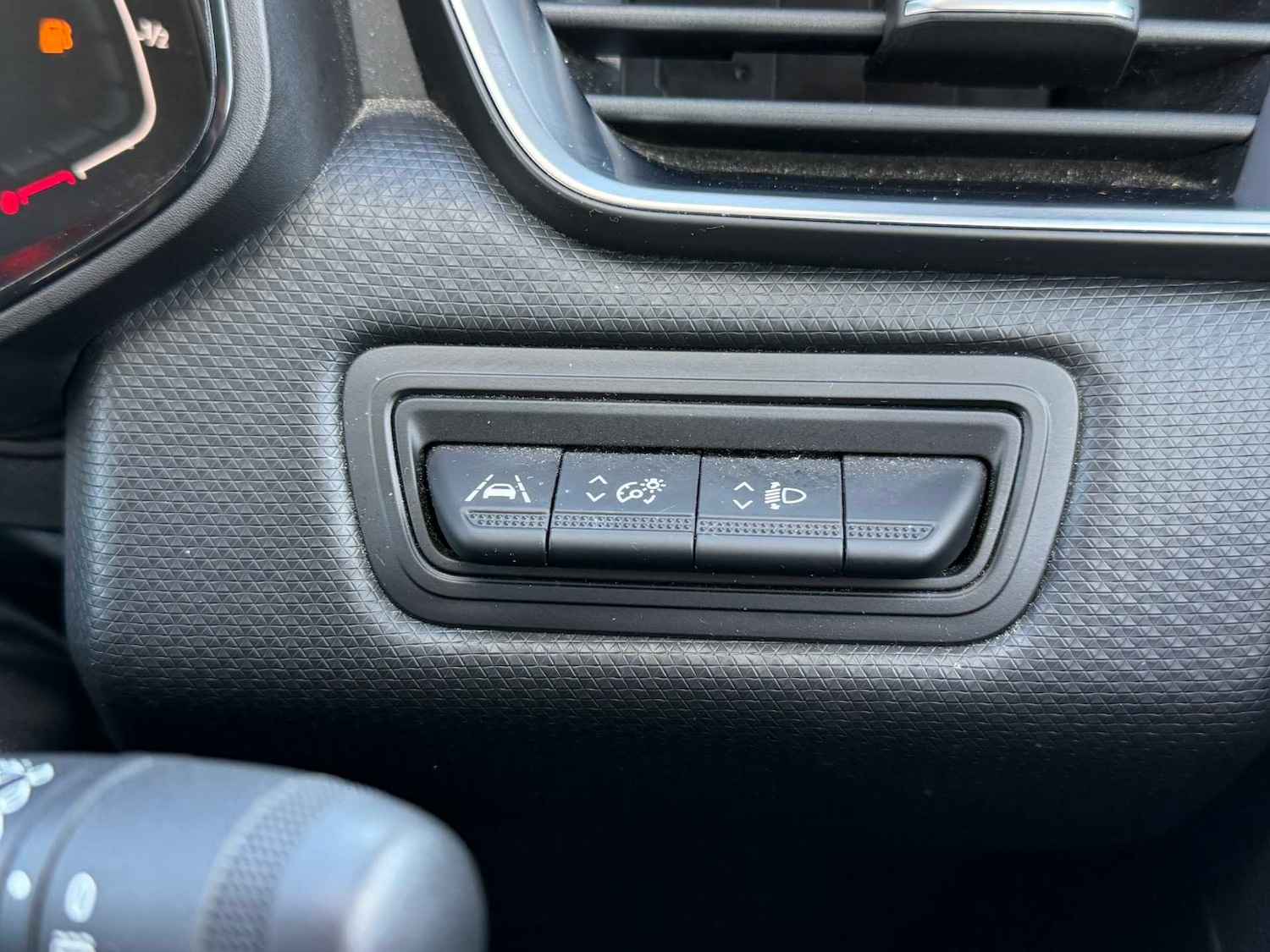 Used Renault Clio 2022 for sale - 76559852: Photo 33