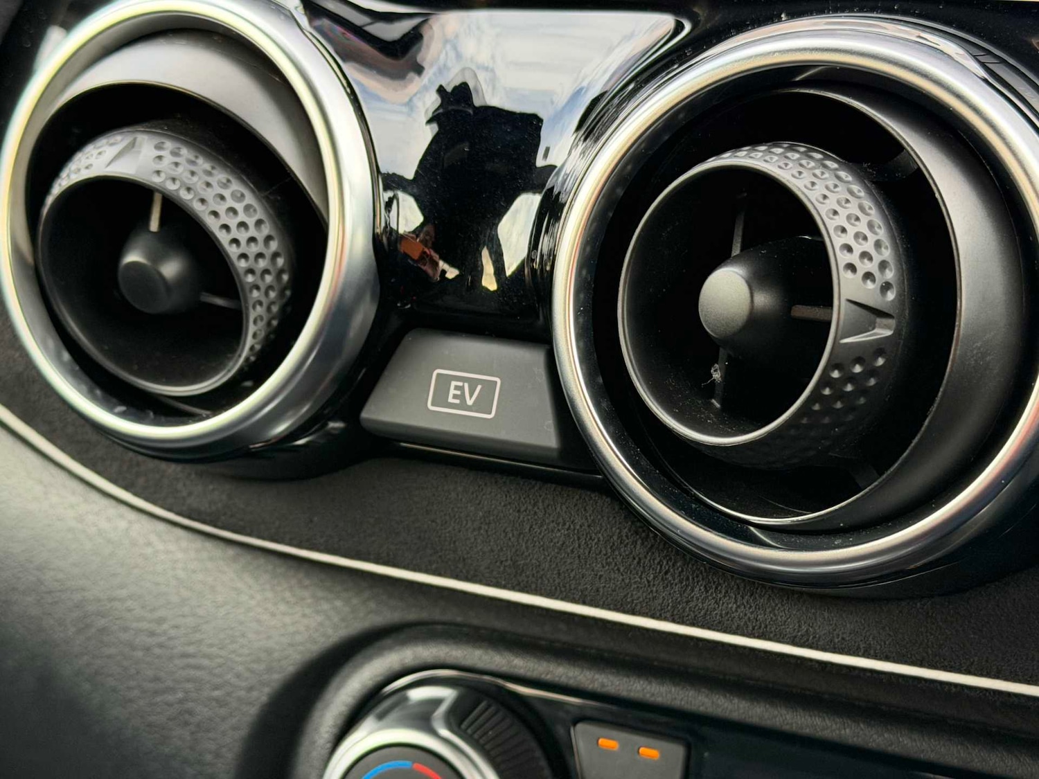 Used Nissan Juke 2023 for sale - 76906320: Photo 44