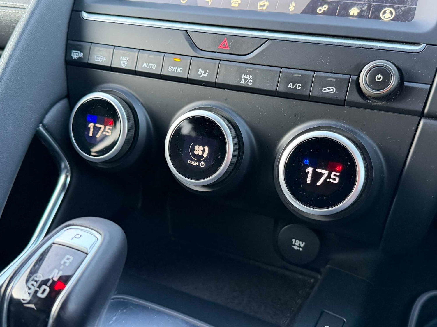 Used Jaguar E-Pace 2019 for sale - 76785218: Photo 14