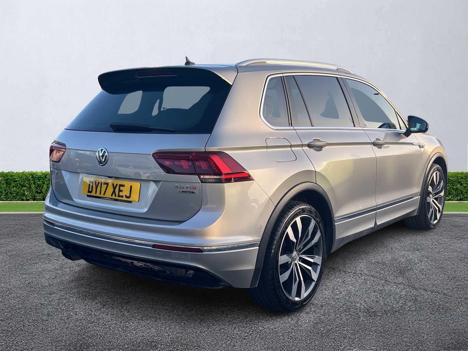 Used Volkswagen Tiguan 2017 for sale - 76864014: Photo 4