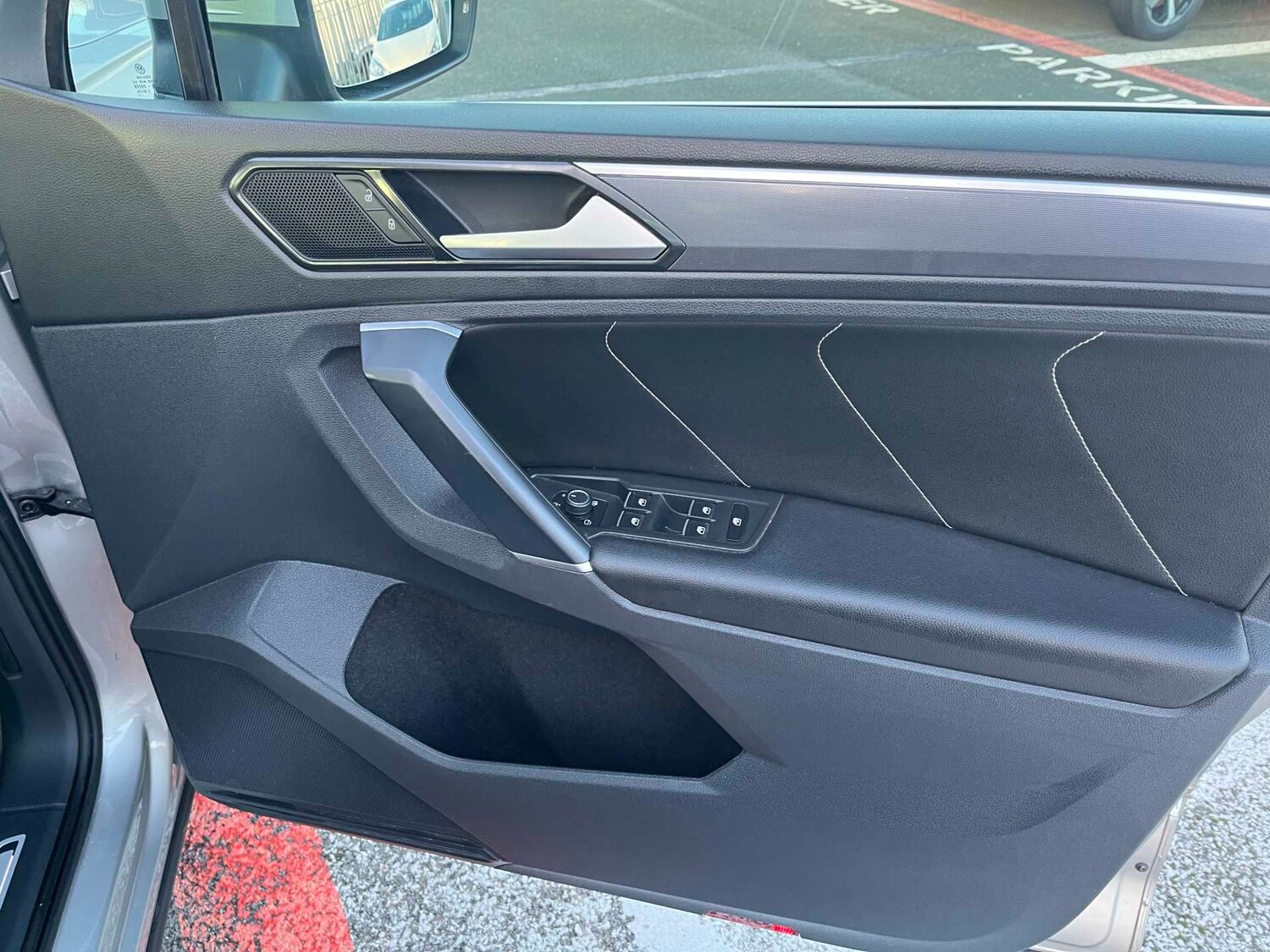 Used Volkswagen Tiguan 2017 for sale - 76864014: Photo 41