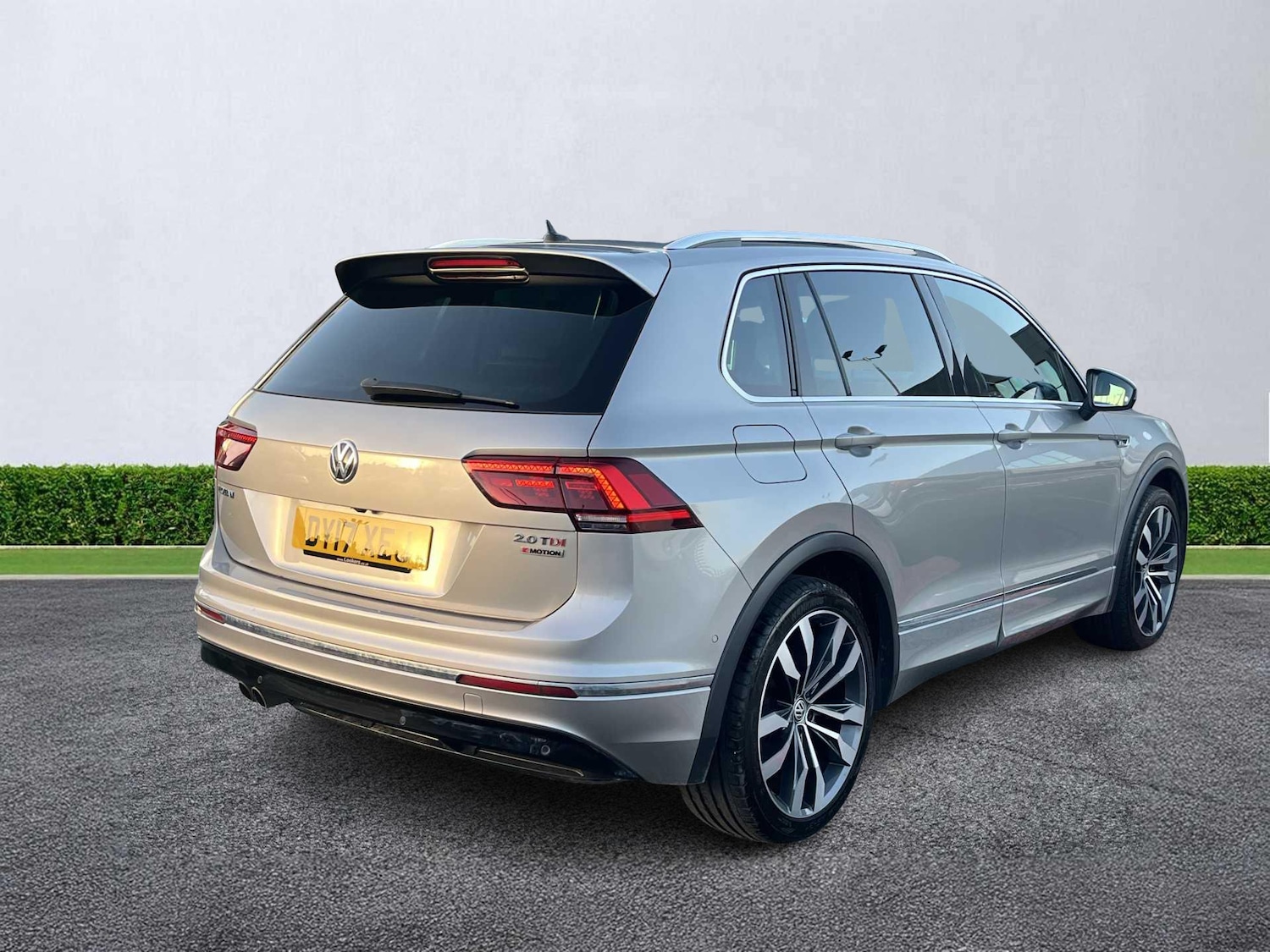 Used Volkswagen Tiguan 2017 for sale - 76864014: Photo 8