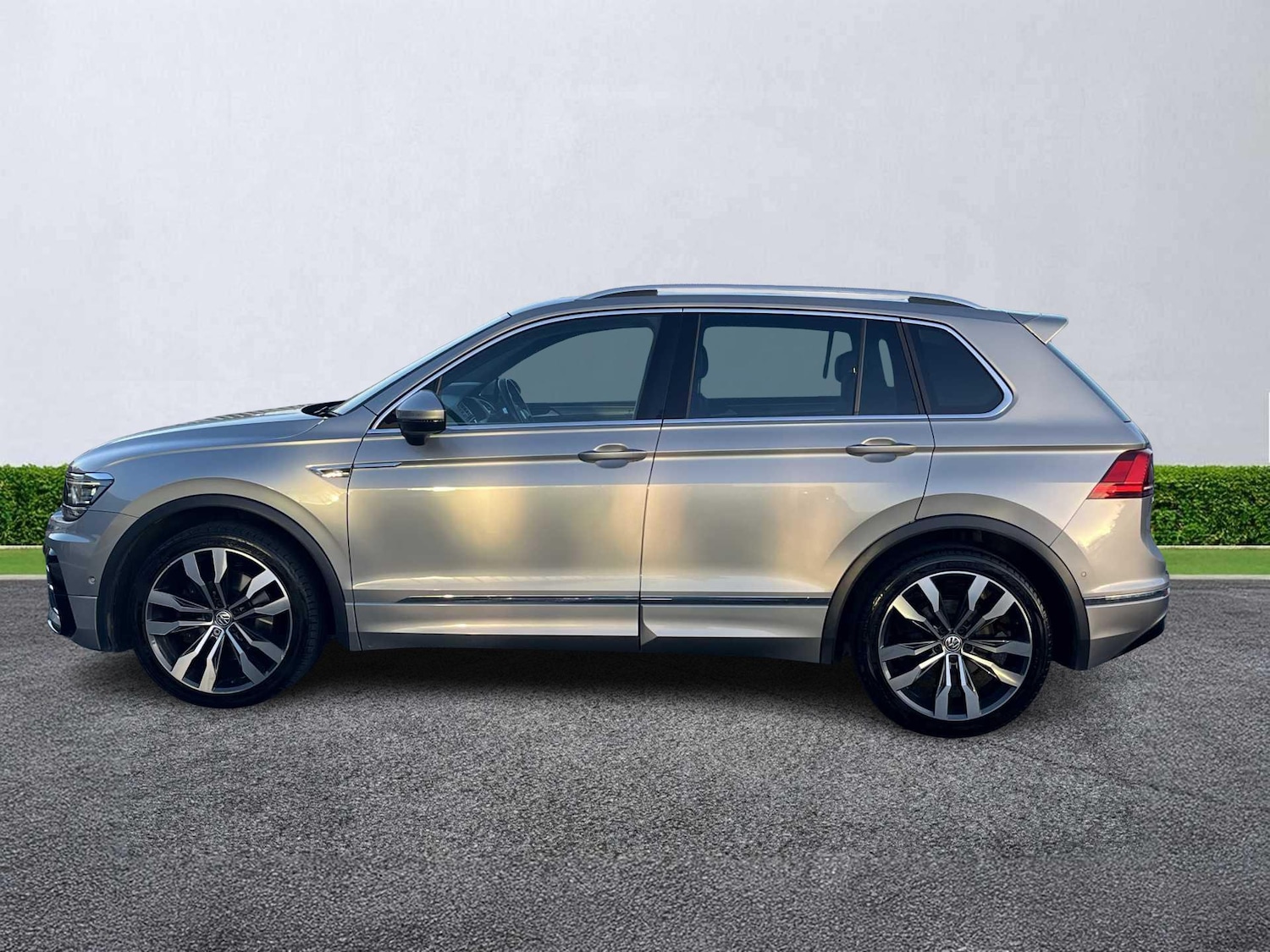 Used Volkswagen Tiguan 2017 for sale - 76864014: Photo 9