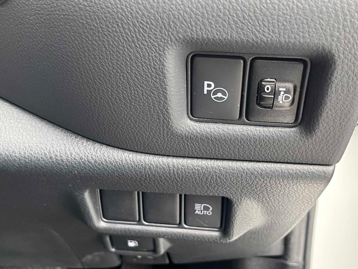 Used Toyota C-HR 2021 for sale - 78192012: Photo 37