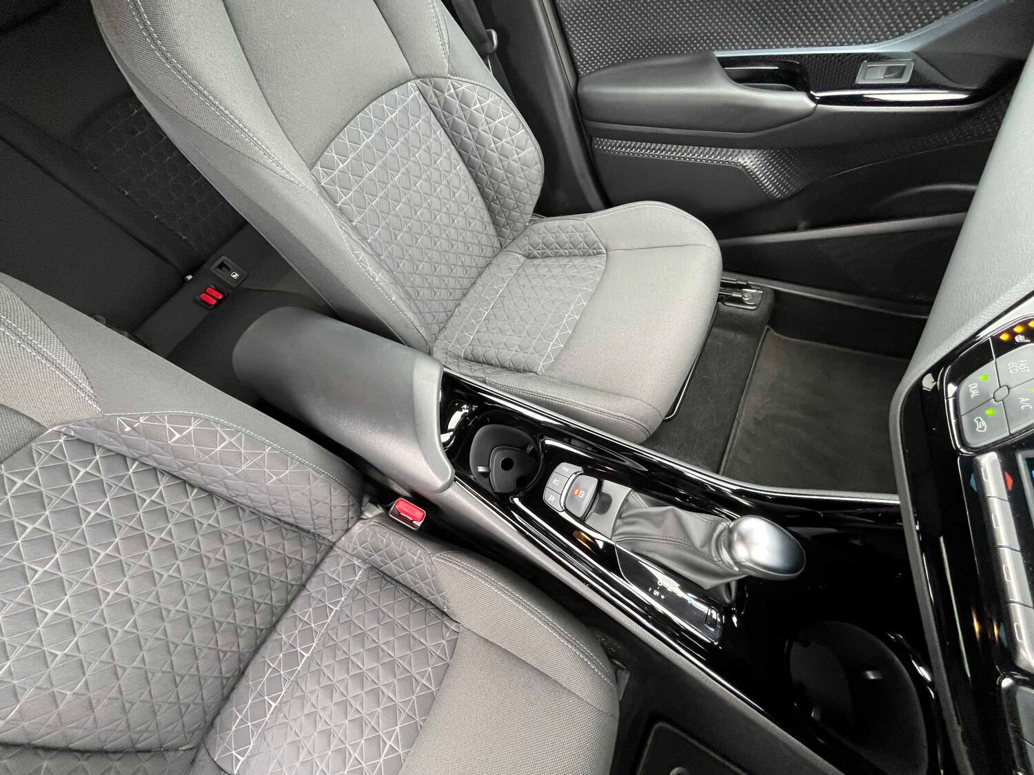 Used Toyota C-HR 2021 for sale - 78192012: Photo 39