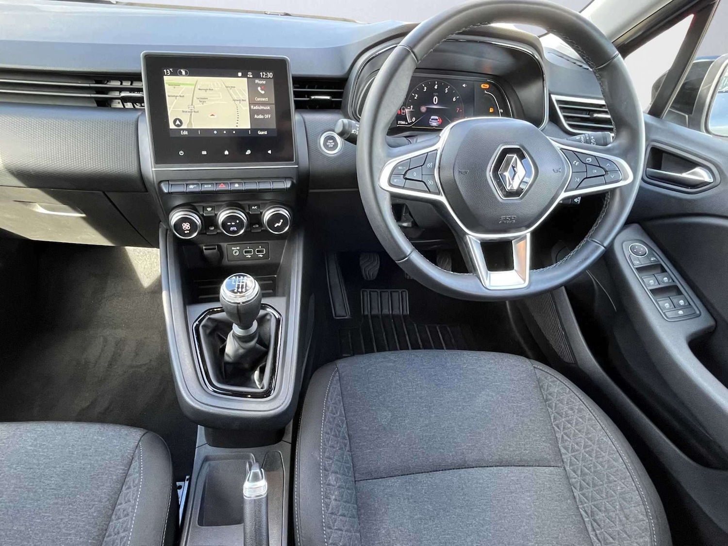 Used Renault Clio 2023 for sale - 78192135: Photo 4