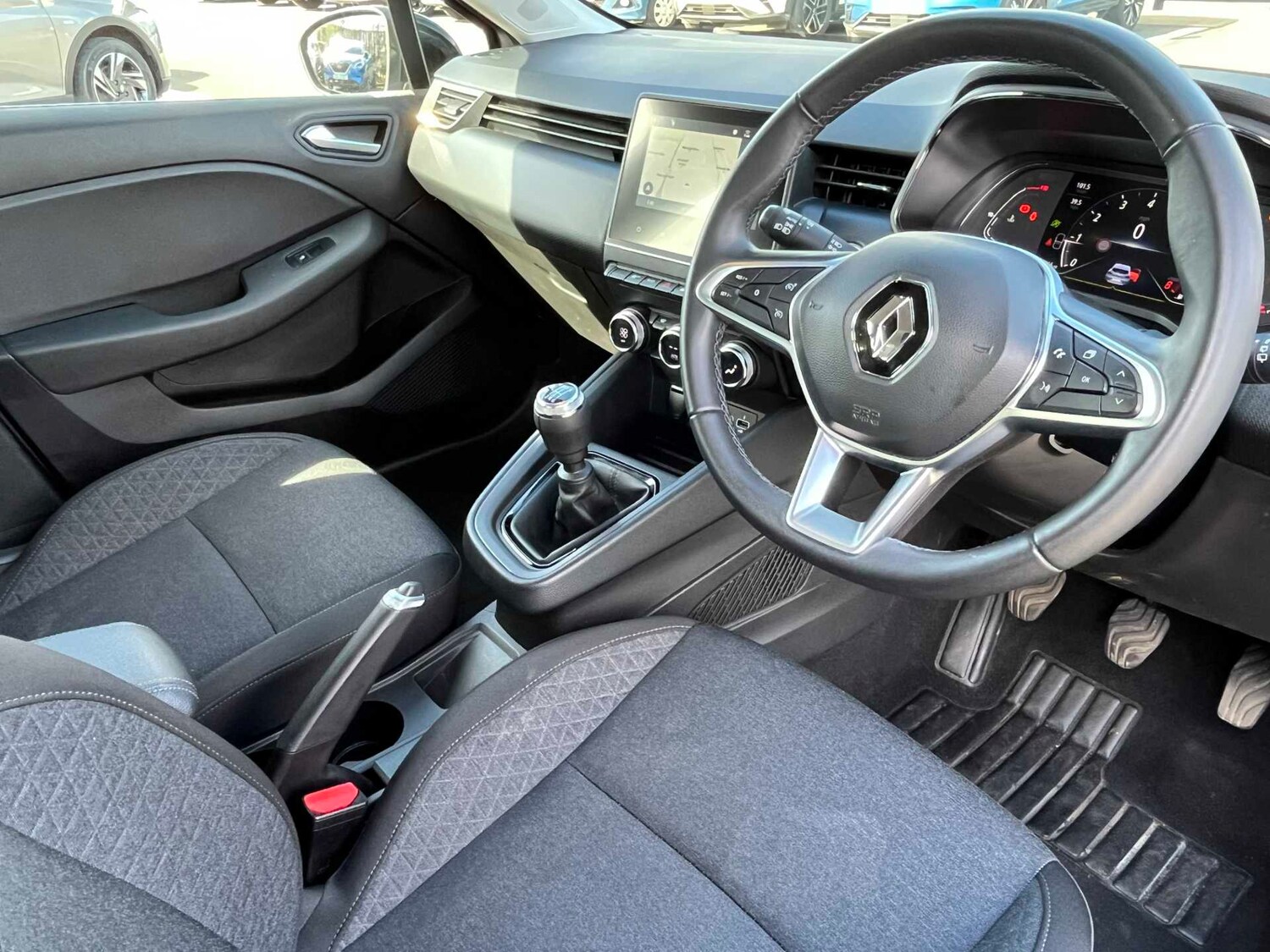 Used Renault Clio 2023 for sale - 78192135: Photo 6