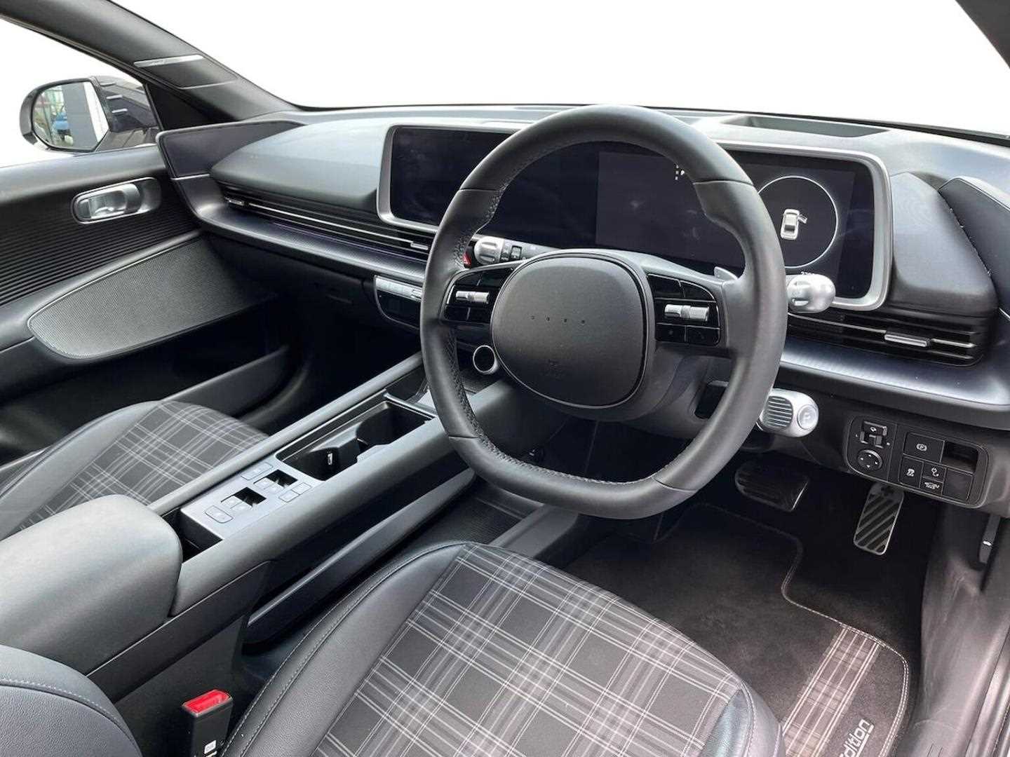 Used Hyundai IONIQ 6 2023 for sale - 76402456: Photo 16