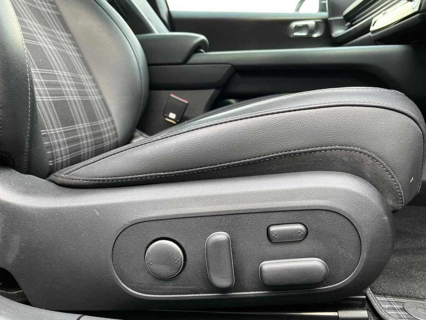 Used Hyundai IONIQ 6 2023 for sale - 76402456: Photo 31