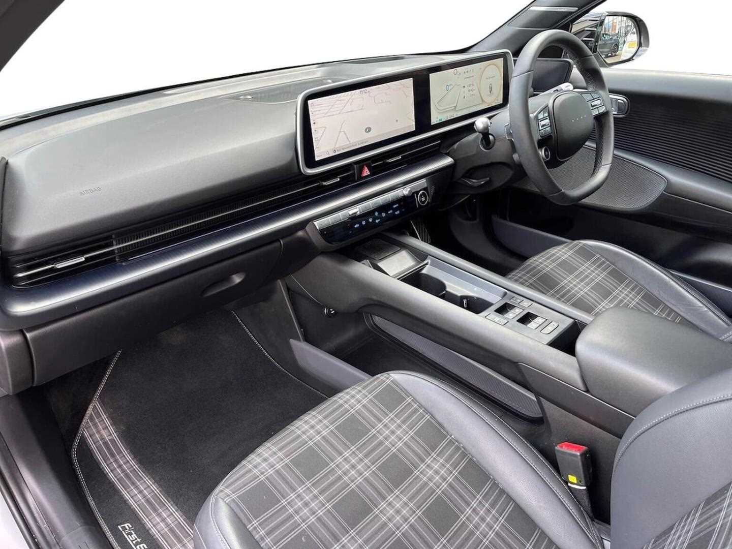 Used Hyundai IONIQ 6 2023 for sale - 76402456: Photo 8