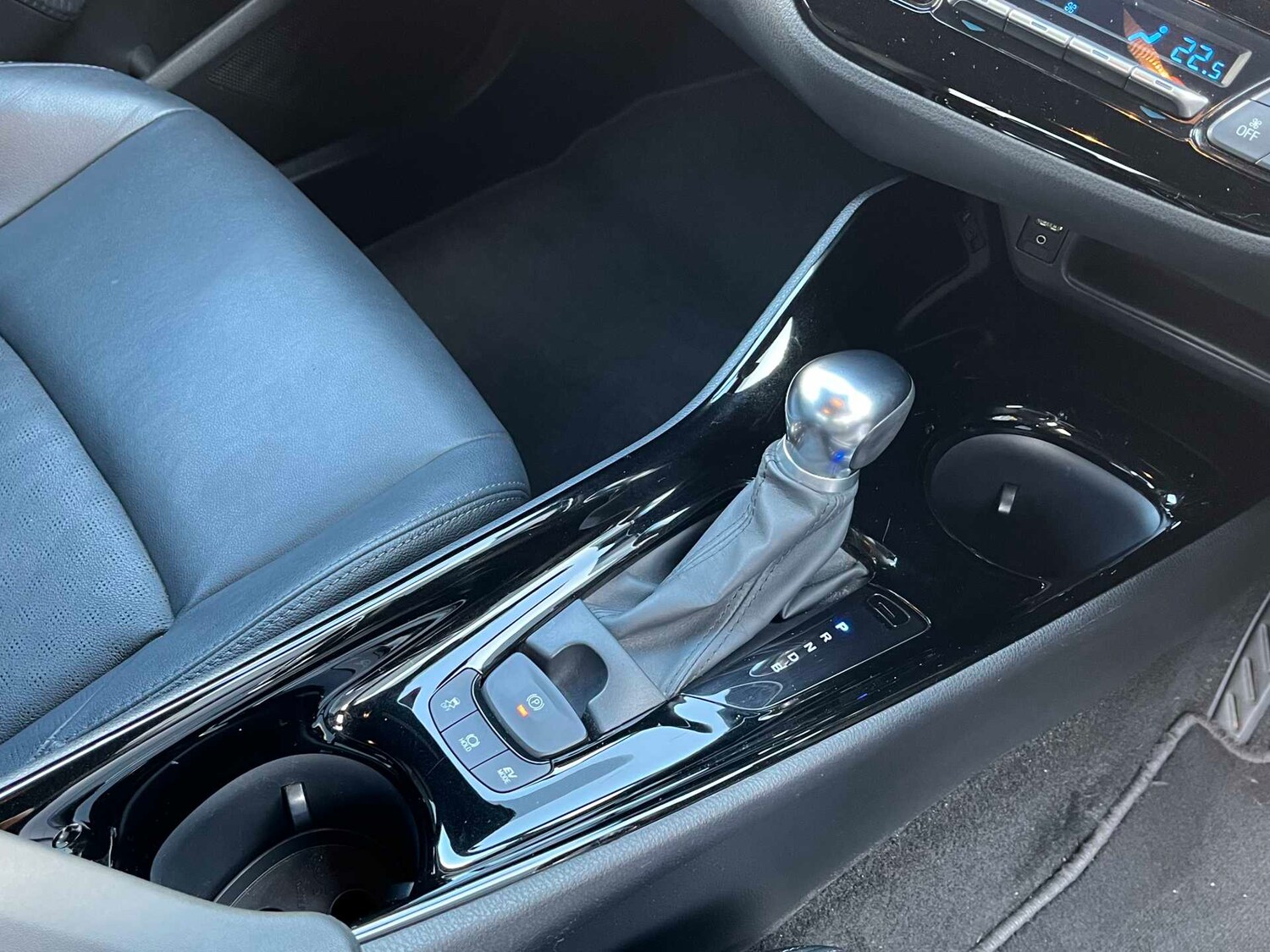 Used Toyota C-HR 2019 for sale - 78196193: Photo 10