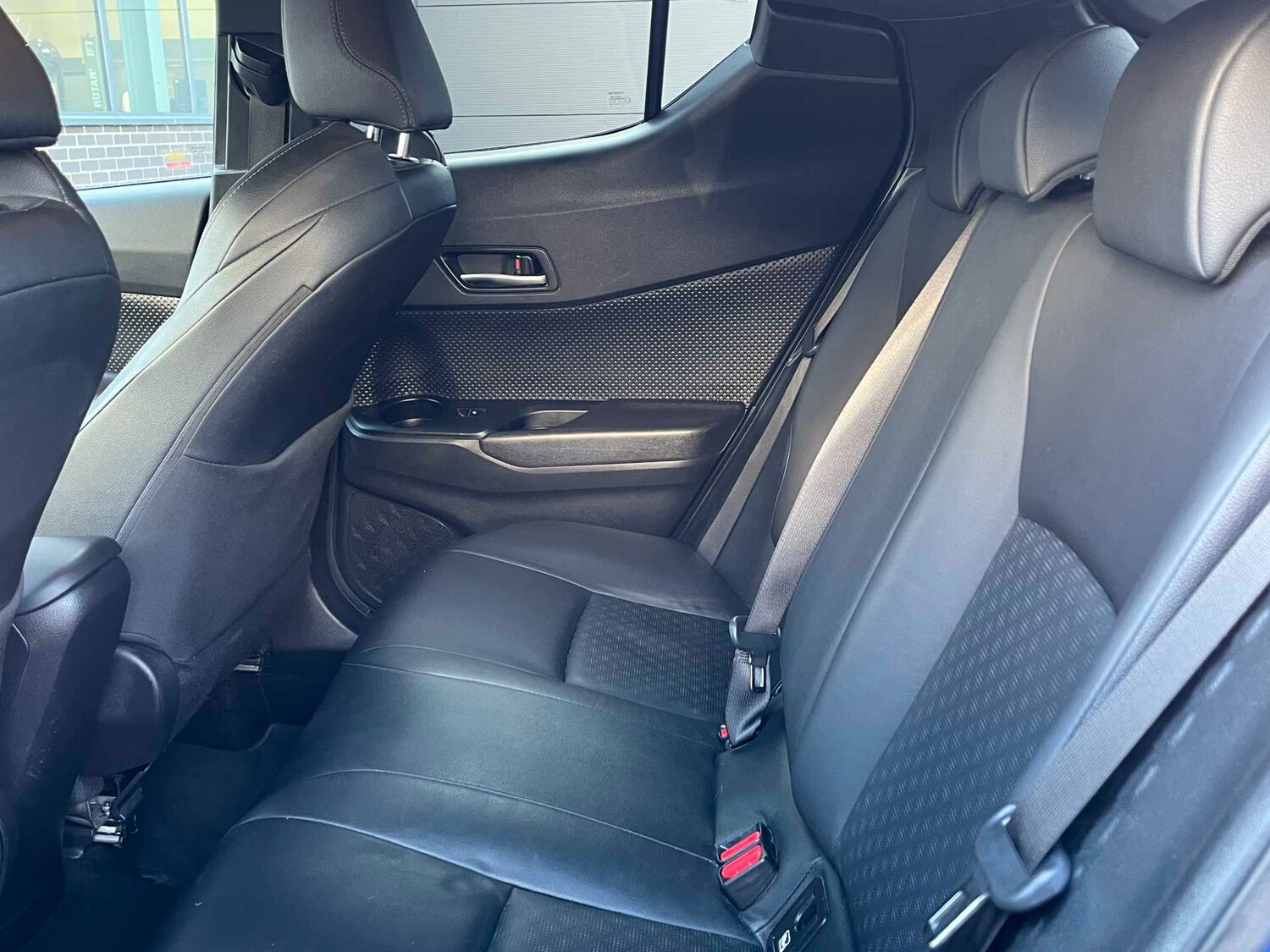 Used Toyota C-HR 2019 for sale - 78196193: Photo 12