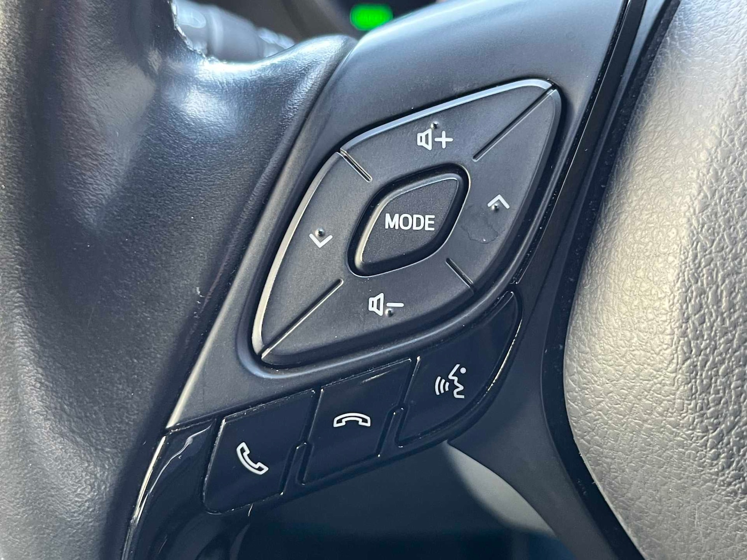 Used Toyota C-HR 2019 for sale - 78196193: Photo 40