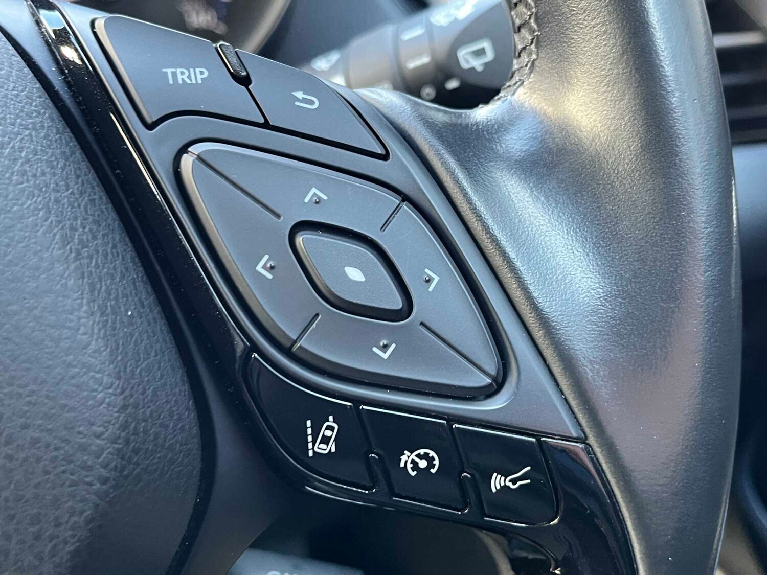 Used Toyota C-HR 2019 for sale - 78196193: Photo 41