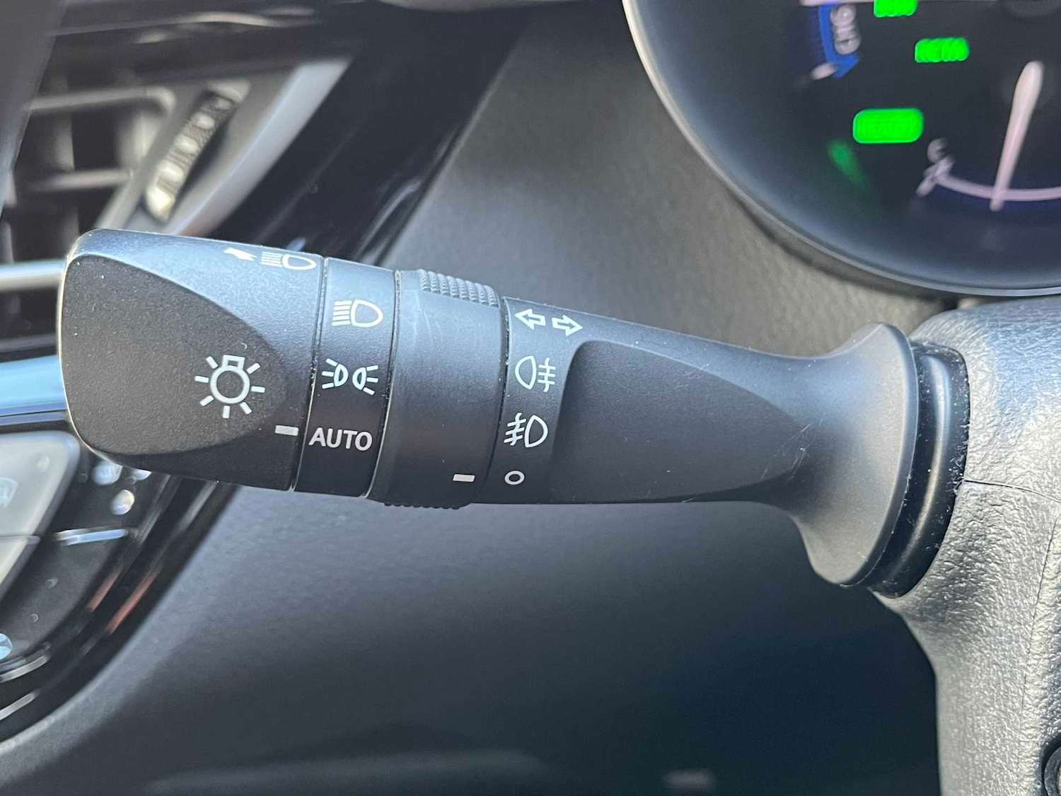 Used Toyota C-HR 2019 for sale - 78196193: Photo 42