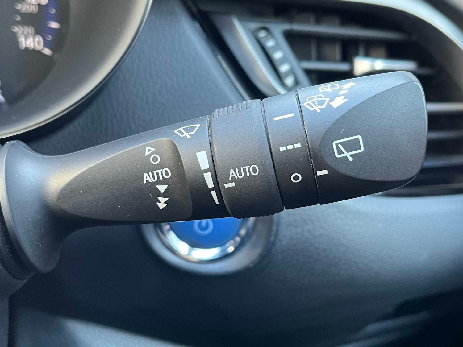 Used Toyota C-HR 2019 for sale - 78196193: Photo 43