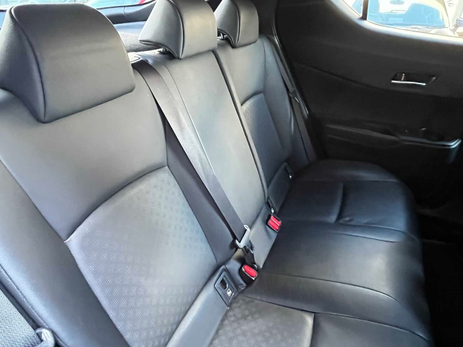 Used Toyota C-HR 2019 for sale - 78196193: Photo 48