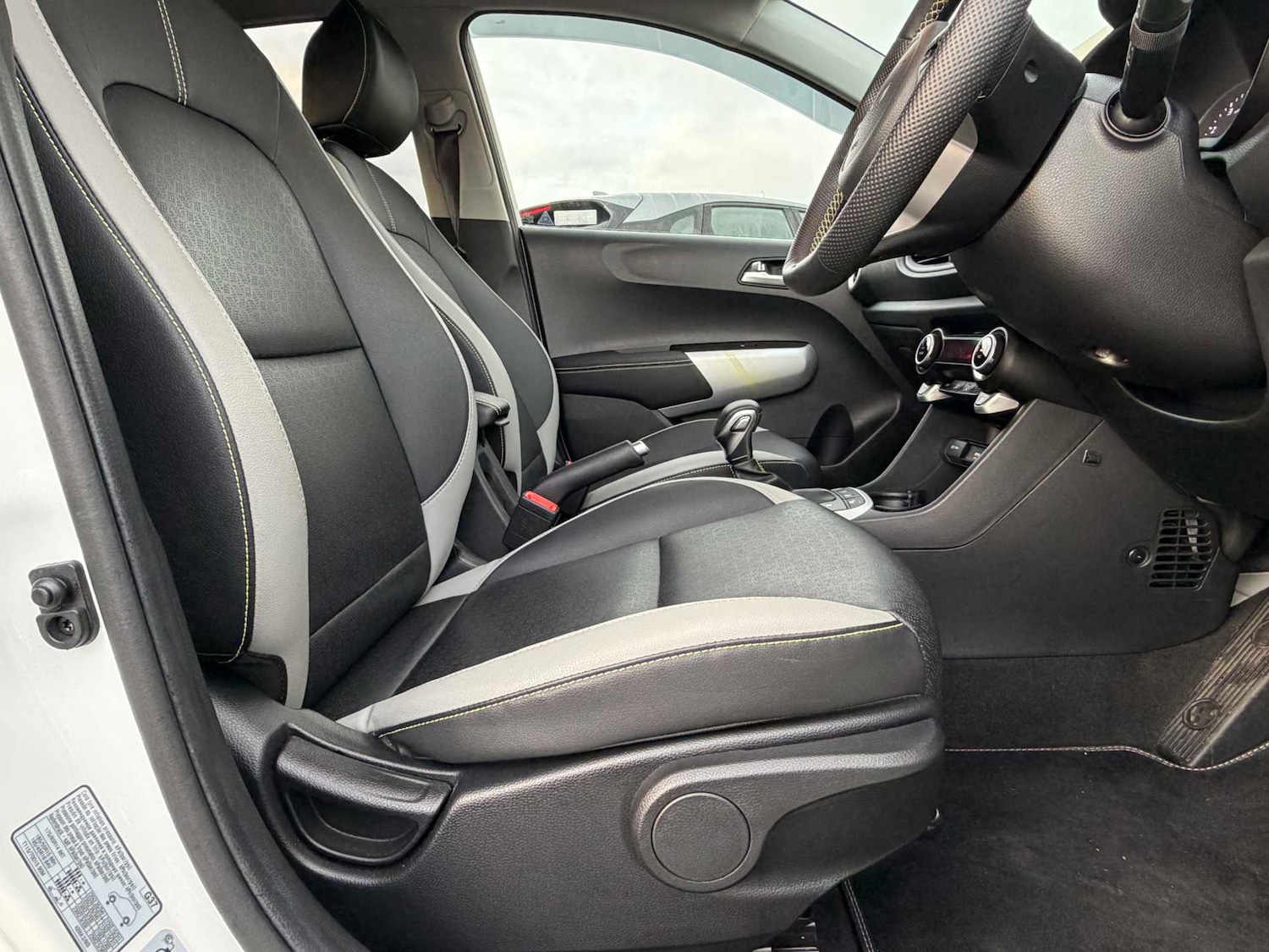 Used Kia Picanto 2023 for sale - 76830668: Photo 32