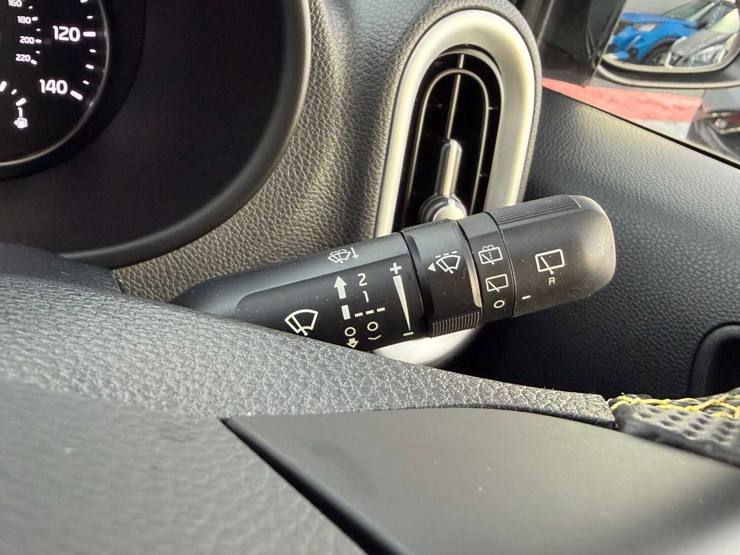 Used Kia Picanto 2023 for sale - 76830668: Photo 38