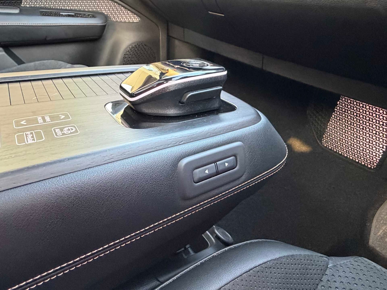 Used Nissan ARIYA 2025 for sale - 76911293: Photo 17