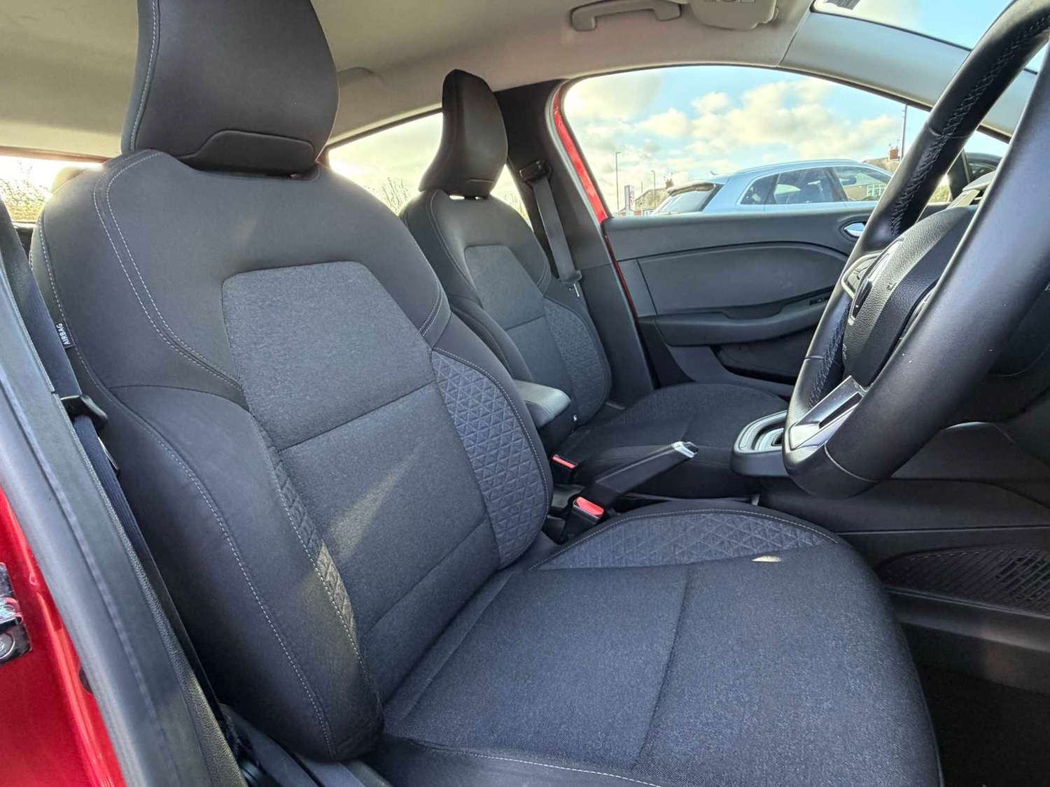 Used Renault Clio 2022 for sale - 76392473: Photo 21