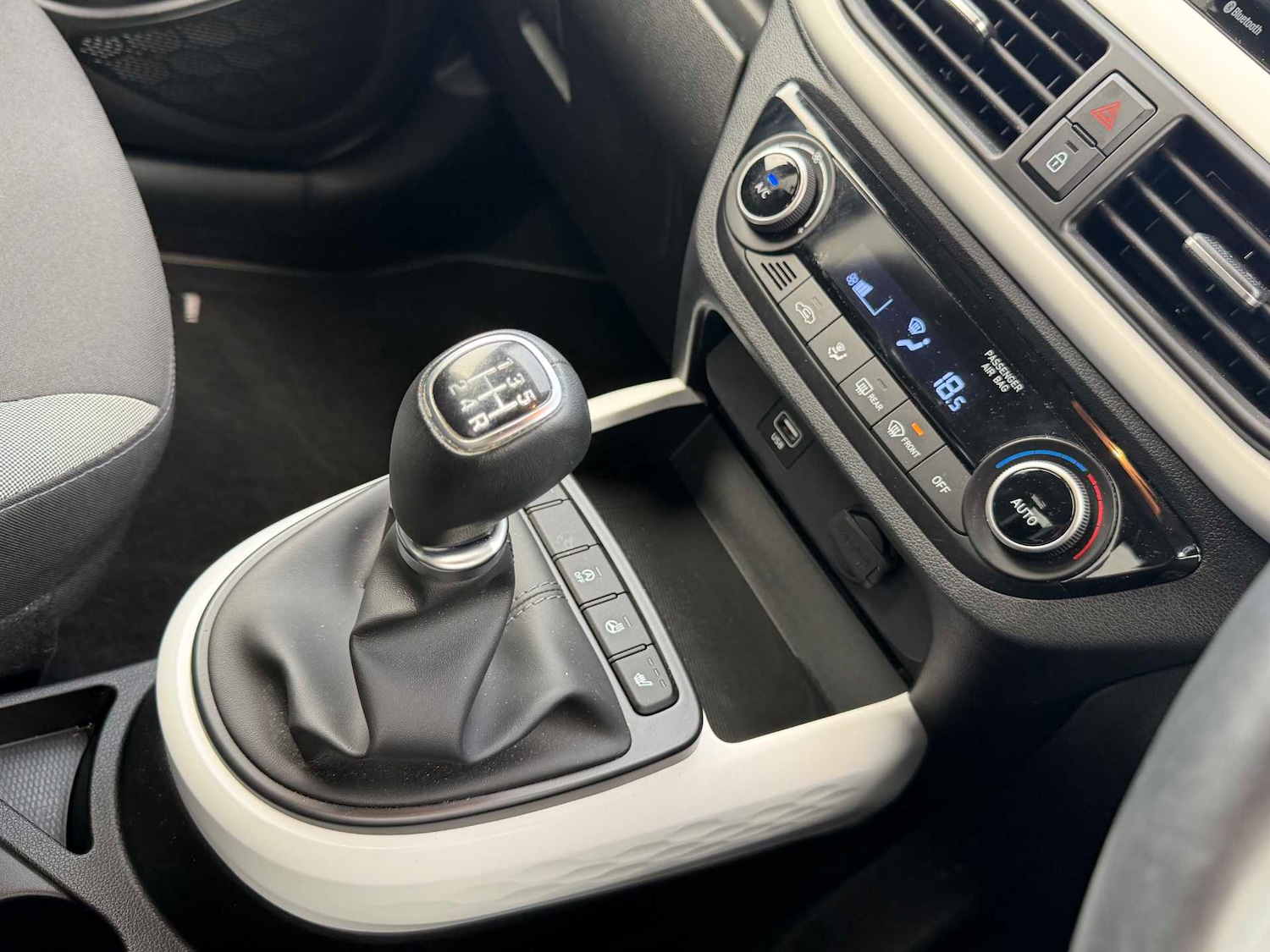 Used Hyundai i10 2022 for sale - 76492408: Photo 15