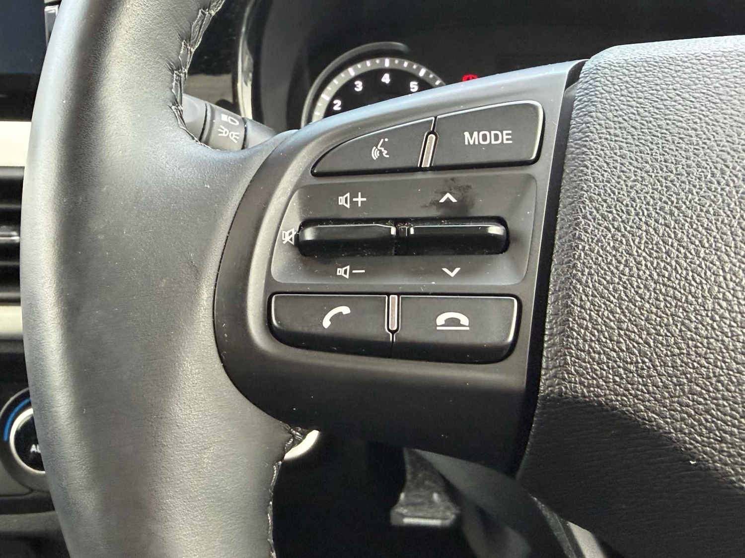 Used Hyundai i10 2022 for sale - 76492408: Photo 30