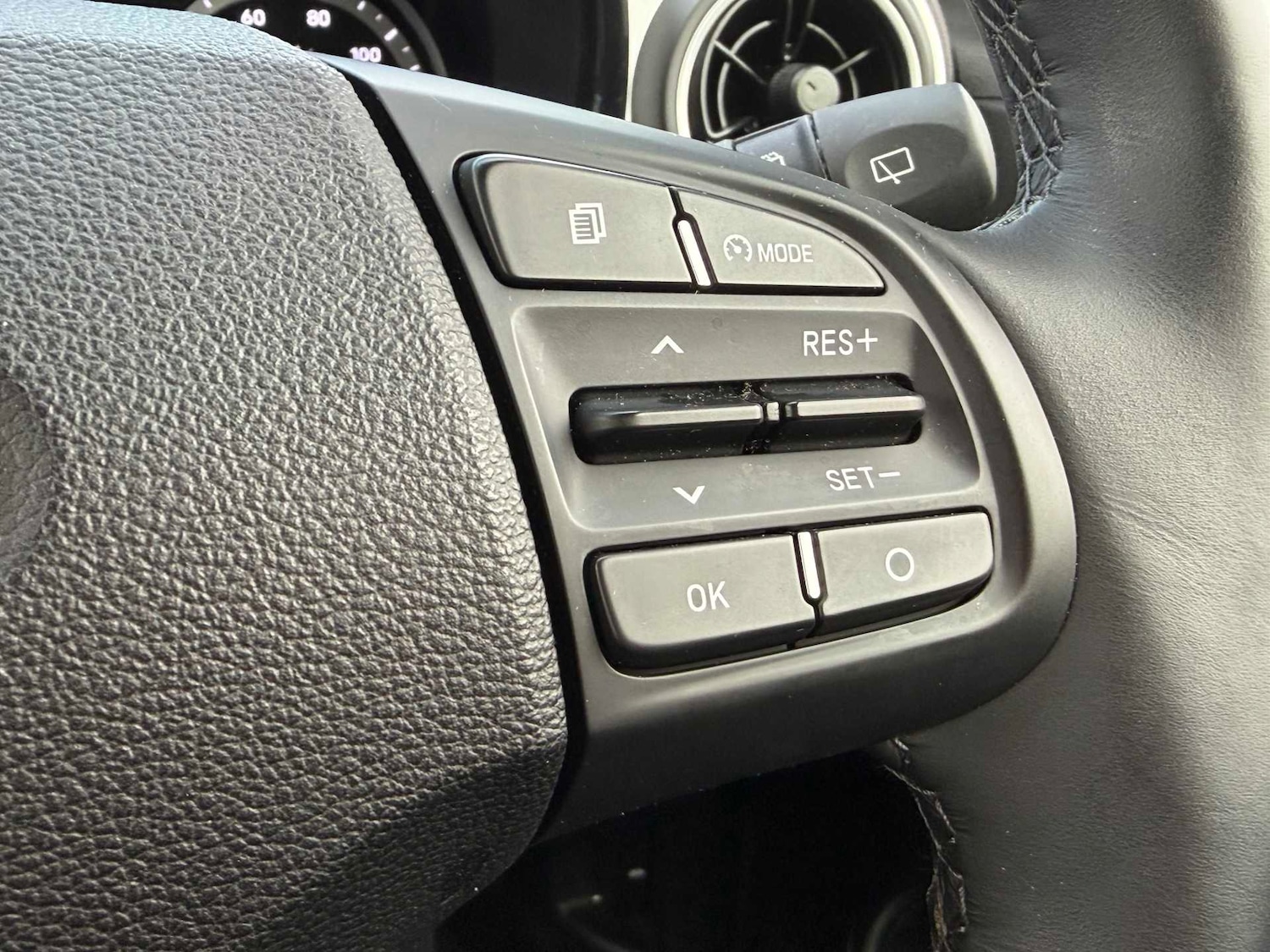 Used Hyundai i10 2022 for sale - 76492408: Photo 31