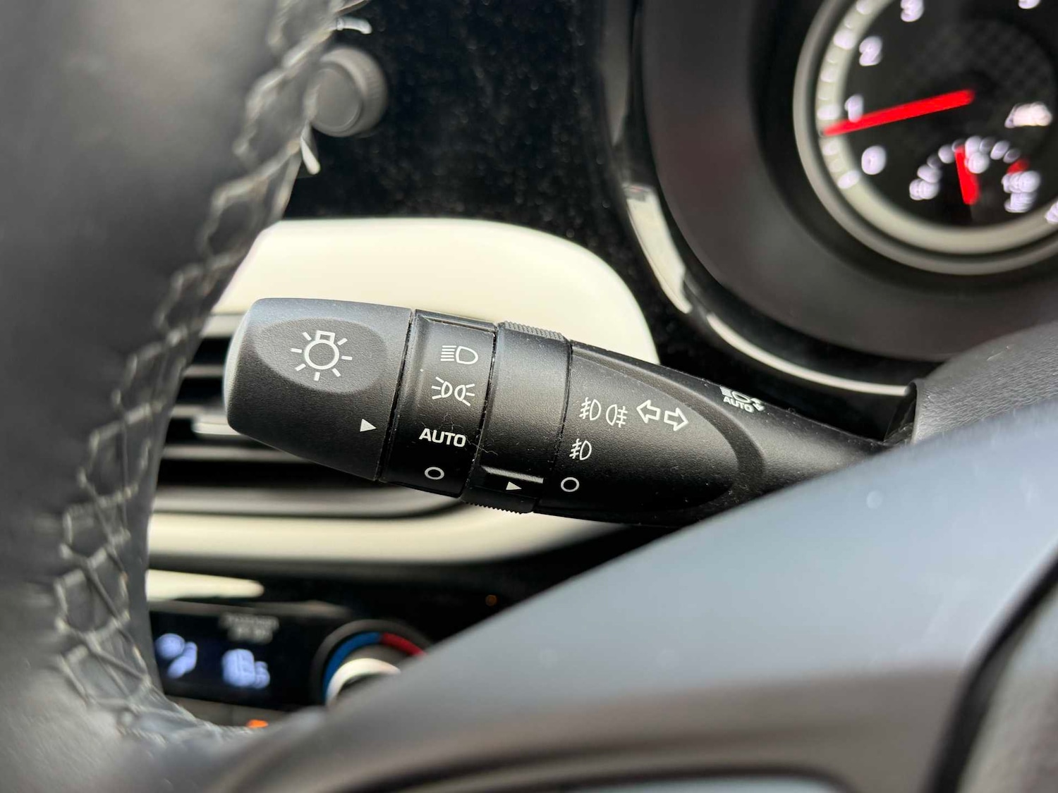 Used Hyundai i10 2022 for sale - 76492408: Photo 32