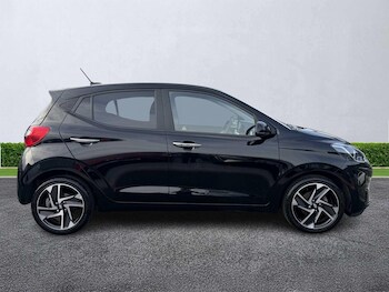 Used Hyundai i10 2022 for sale - 76492408: Photo