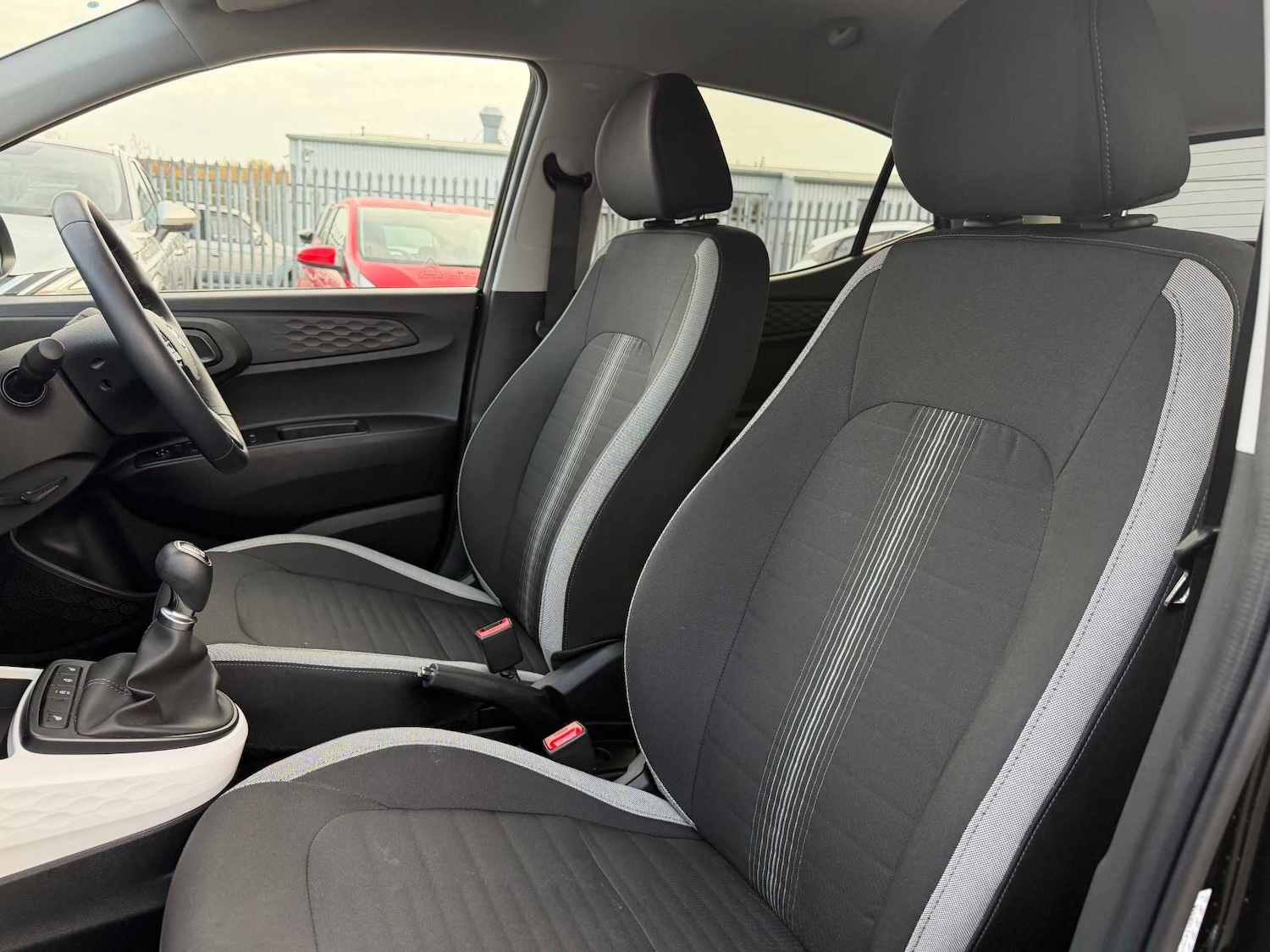 Used Hyundai i10 2022 for sale - 76492408: Photo 41