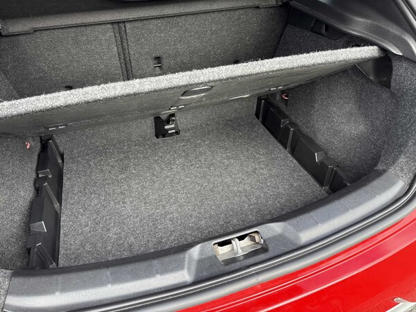 Used Volvo V40 2019 for sale - 75512902: Photo 42