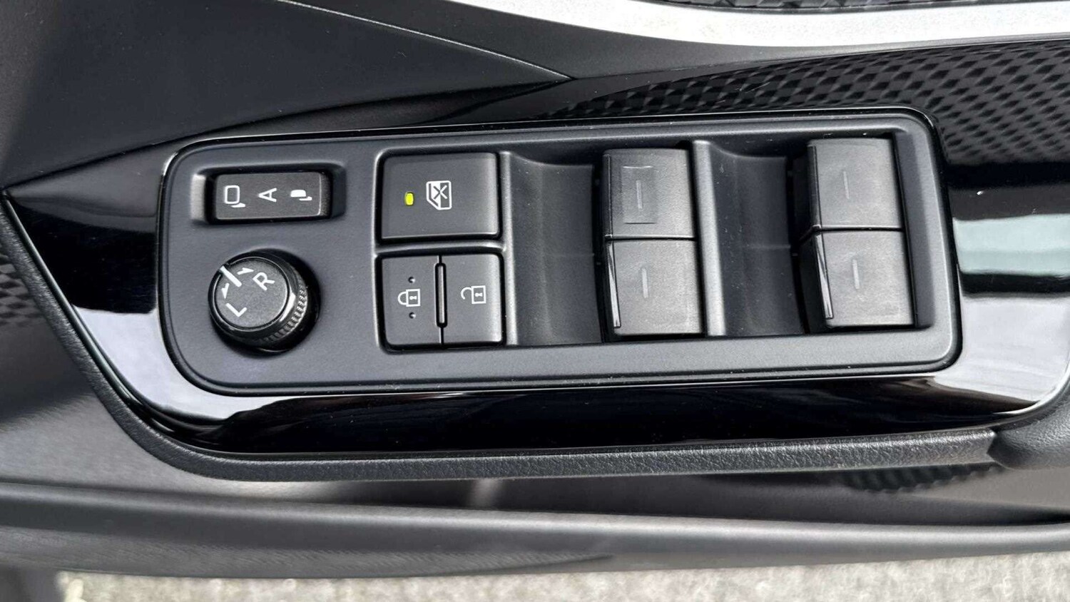 Used Toyota C-HR 2022 for sale - 76198429: Photo 24